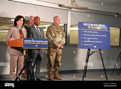 Kathy Hochul National Guard Hi Res Stock Photography And Images Alamy