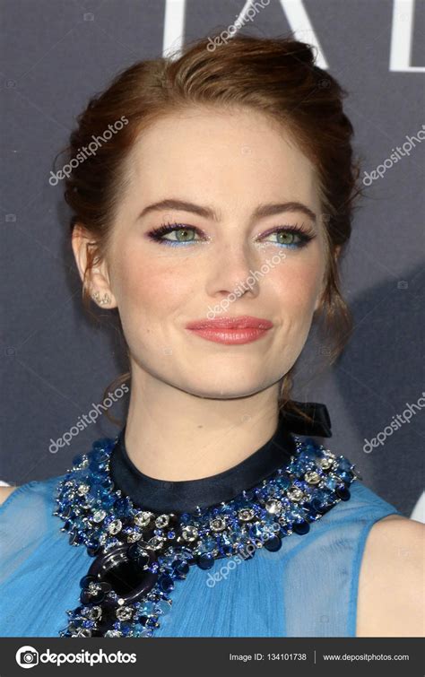 Actriz Emma Stone — Foto Editorial De Stock © Sbukley 134101738