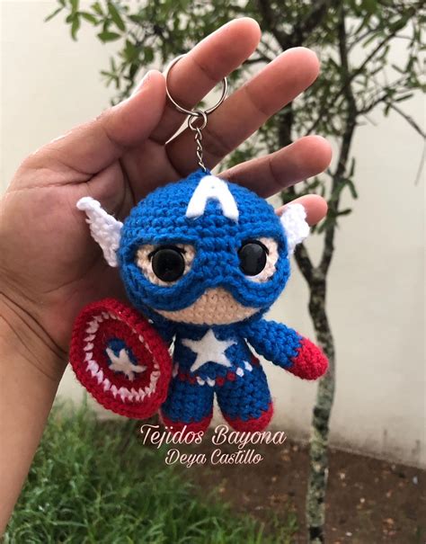 Capitán América llavero en crochet Otakulandia es