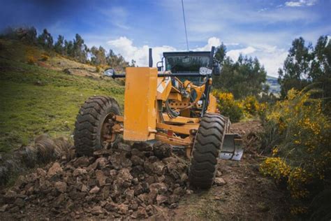 Otuzco Realizan Trabajos De Mejoramiento En Carreteras Del Distrito De