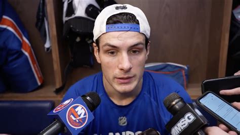 Barzal Not Worried About Zero Goals It S Tough To Be Frustrated Just