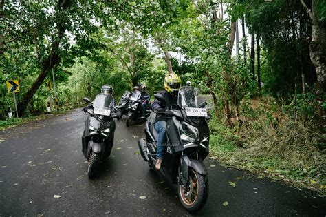 Yamaha XMAX Connected Navigate To The Max Tour De Sumatera Touring