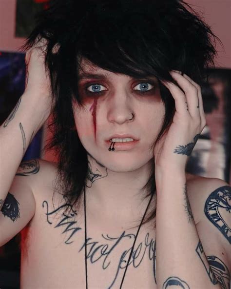 Pin By Martyna Nowak On Referencje In 2024 Johnnie Guilbert Hot Emo