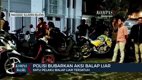 Polisi Bubarkan Aksi Balap Liar Satu Pemotor Terjatuh Video Dailymotion