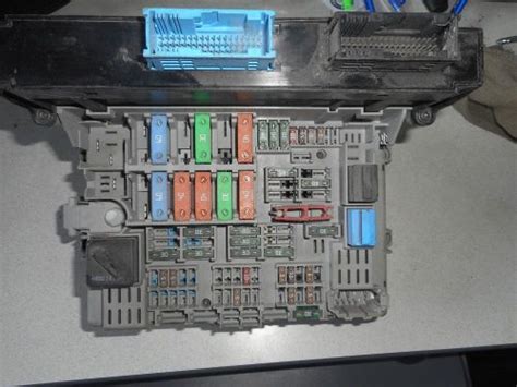 Purchase 2006 Bmw 330i E90 Main Fuse Box In Montreal Quebec Canada For Us 12000