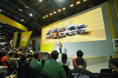 Booth Mitsubishi Fuso Hadirkan Line Up Truk Unggulan Di Giicomvec