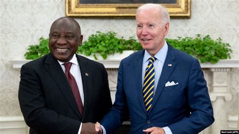 Ramaphosa pede a Biden apoio no combate ao terrorismo em Moçambique O