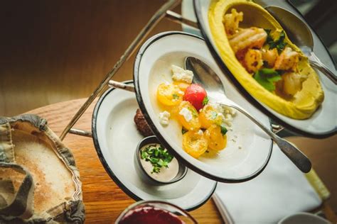 Restaurant NENI Berlin im 25hours Hotel Bikini Berlin Schlemmen über