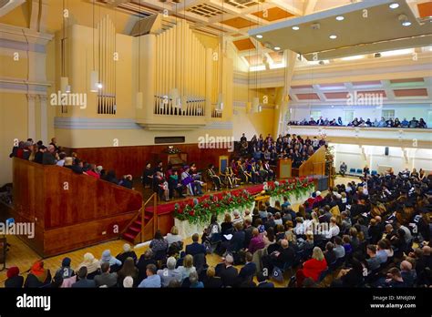 Kingston University Graduation Ceremony 2014, London Rd, Kingston, England, U.K Stock Photo - Alamy