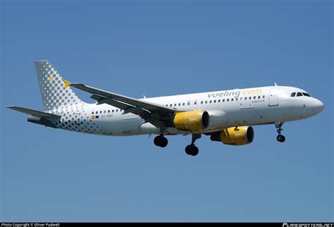 Ec Kbu Vueling Airbus A Photo By Oliver Pudwell Id