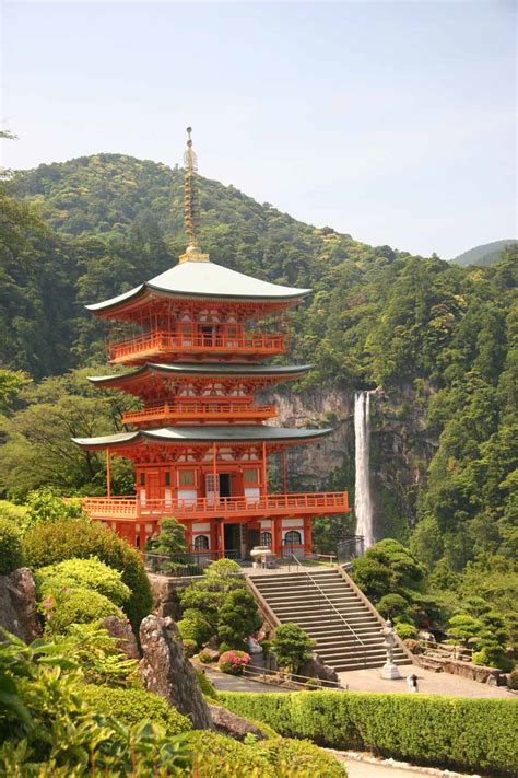 Nachi Falls One Of Japans Tallest And Holiest Waterfalls