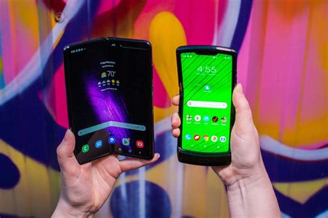 Motorola Razr Vs Samsung Galaxy Fold Which Is Better Gadget