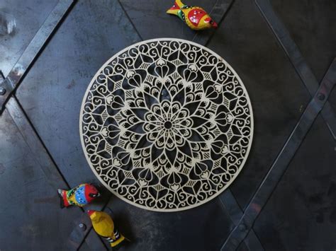 Drewniana Mandala Z Krokusami Free Wood