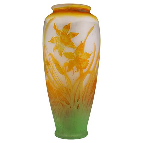 Large Émile Gallé Art Nouveau Cameo Vase With Daffodil Decor France