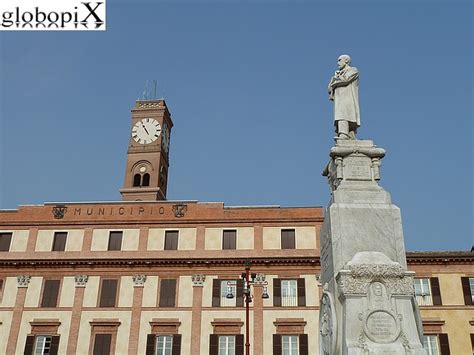 FOTO FORLI MONUMENTO AD AURELIO SAFFI Globopix