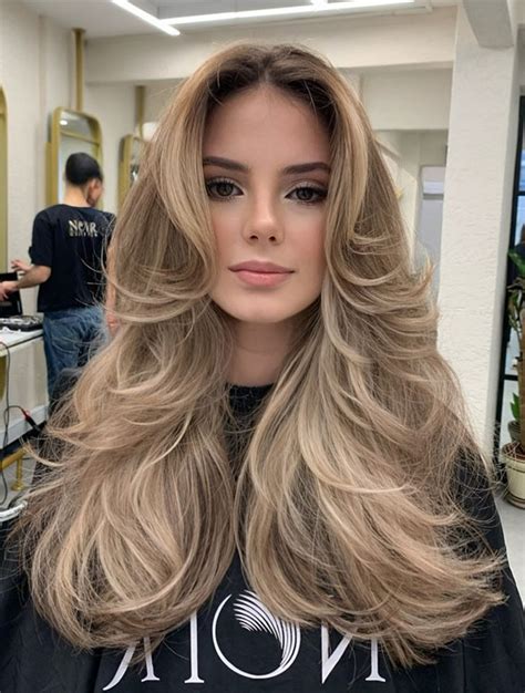 29 Versatile Layered Haircuts That Go Beyond Blonde With Flip Curtain
