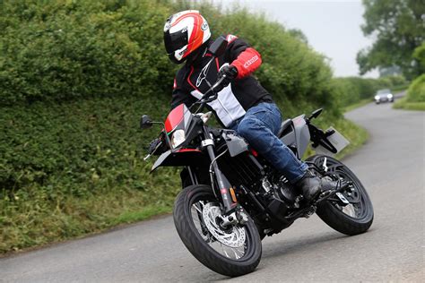 APRILIA SX125 (2018-on) Review | Speed, Specs & Prices | MCN