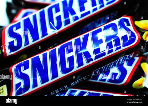 Snickers Logo Hi Res Stock Photography And Images Alamy