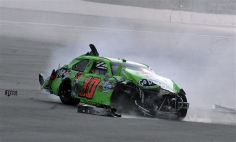 After Yesterday S Crash Danica Patrick Wins Pole At Daytona