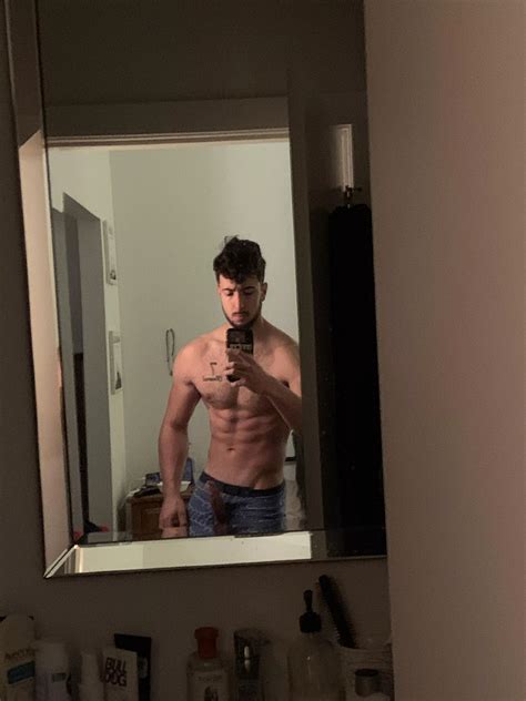 Peaking Out Nudes Gayporn NUDE PICS ORG