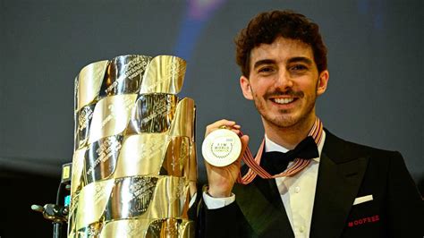 Porter le numéro 1 Bagnaia y réfléchit