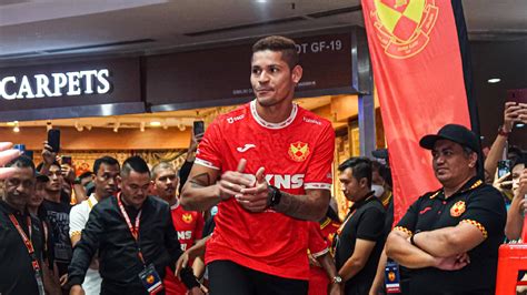 Penyerang Berbisa Colombia Ayron Del Valle Rasmi Milik Selangor