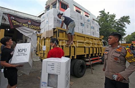 Logistik Pemilu 2024 Mulai Didistribusikan ANTARA Foto