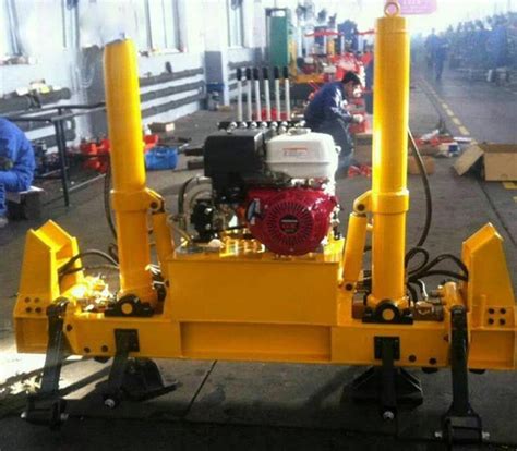 rail lifting machine  railway maintenance  rails lifter rail