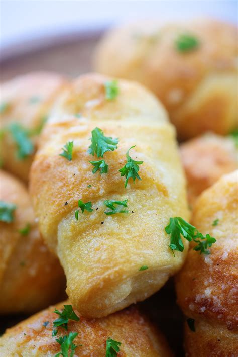 Cheesy Garlic Stuffed Crescent Rolls