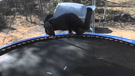 Settii Trampoliinilla Ennen Lomaa Trampoline Tricks Before Holiday