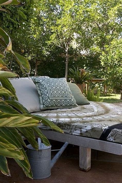 65 Outdoor Bed Ideas For Relaxing With Nature And Escape The Stuffy