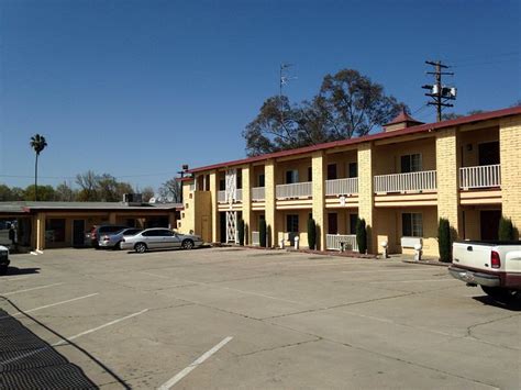 TOWN & COUNTRY MOTEL - Reviews (Livingston, CA)