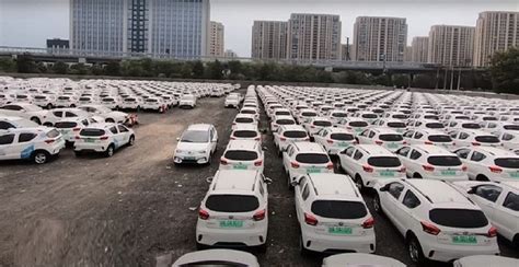 Il Mistero Delle Auto Elettriche Abbandonate In Cina In Un Video Un