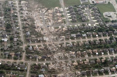 A ‘monster’ tornado tears through central Oklahoma... - Los Angeles Times