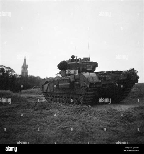 Churchill Tank Black And White Stock Photos And Images Alamy