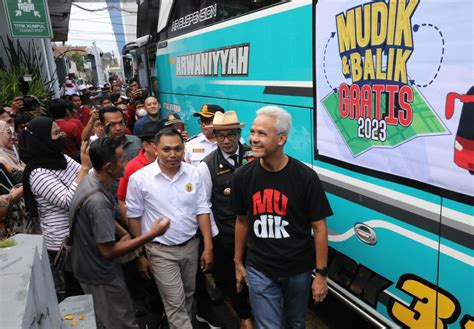 Ganjar Lepas Warganya Yang Tinggal Di Bandung Dalam Program Mudik