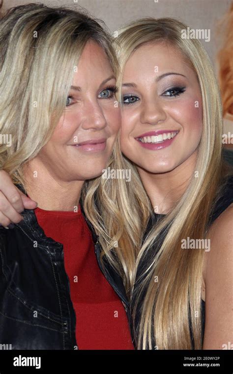 Heather Locklear Et Sa Fille Ava Sambora Arrivent Pour La Premi Re De