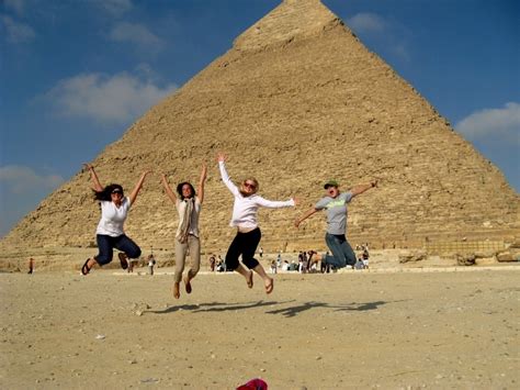 Day Tour To Giza Pyramids And Egyptian Museum Cairo Short Excursions