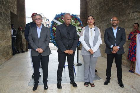 Adompretur Celebra 45 Aniversario Con Ofrenda Floral En Altar De La