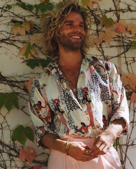 Hippie Fashion for Men: Deep Dive into Counterculture Style - Fashnfly