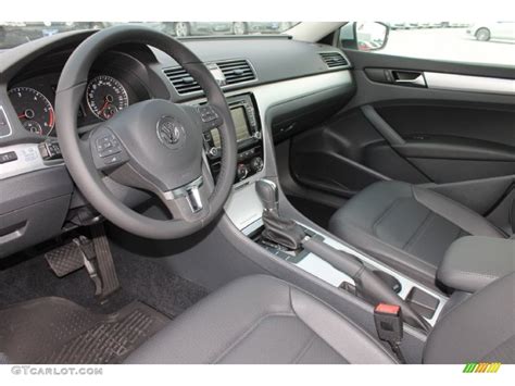 2013 Volkswagen Passat Tdi Se Interior Photos