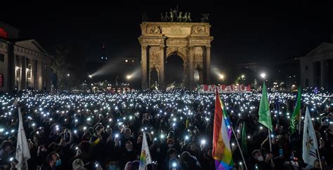 Le Foto Della Manifestazione Per Il Ddl Zan A Milano Il Post