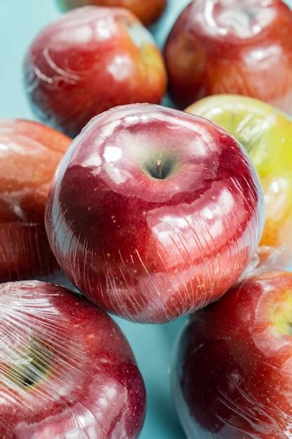 Premium Photo Excessive Plastic Use Concept Fresh Apples In Kitchen