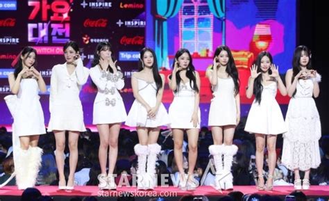 프로미스나인 2023 가요대전 탱고로 완성한 열정 무대 스포탈코리아