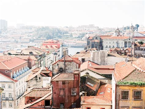 Stacked Homes of Porto Portugal - Entouriste