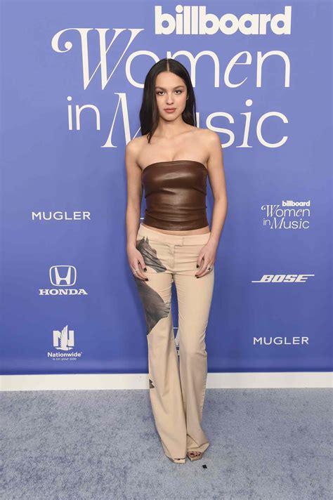 Olivia Rodrigos Y K Red Carpet Look Included A Leather Tube Top And