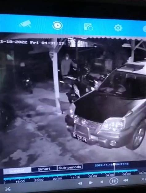 Terekam Cctv Komplotan Pencuri Di Lampung Gasak Tiga Motor Sekaligus