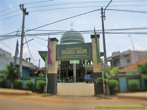 Masjid Besar Syiarul Islam Lemah Abang Kabupaten Bekasi