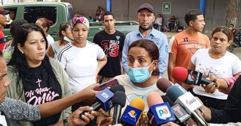 Un Grupo De Madres Protestaron En El Hospital De Cuman Por La Falta De