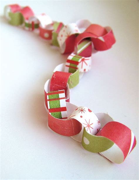 Day 8 Tiny Paper Chains Paper Chains Paper Crafts Diy Holiday Crafts